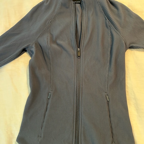 Athleta salutation jacket - Picture 4 of 4